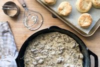 Fluffy Biscuits with Creamy Sausage Gravy