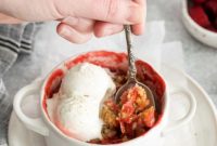 Golden Apple Strawberry Crisp