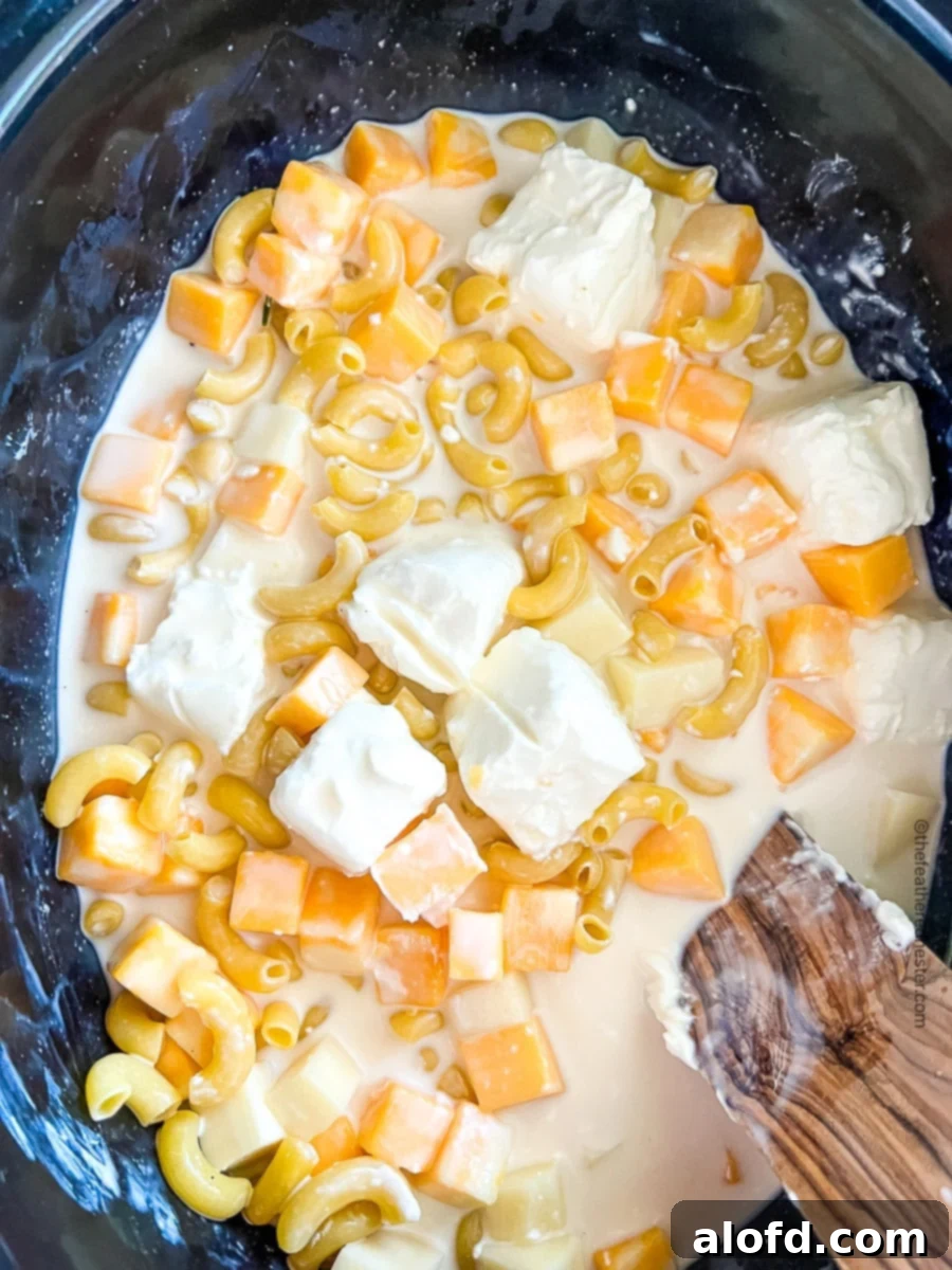 making mac and cheese with cream cheese in a slow cooker